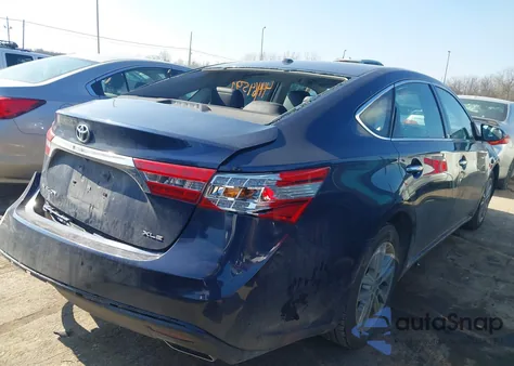 2015 Toyota Avalon Xle Premium z USA, uszkodzony, nr VIN 4T1BK1EB3FU155111